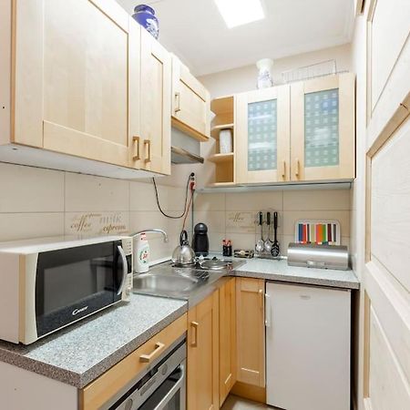 Lovely 1 Bedroom Flat - Gazdagret Budapest Eksteriør bilde